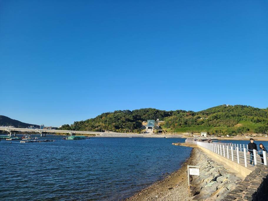 The Castle Ocean Marina Double Apartment Yeosu
